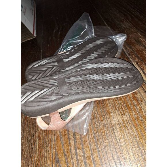 New Size 8-8.5 Brown Thong Hook Loop Sandals Flip Flops Summer Shoes - Picture 5 of 5